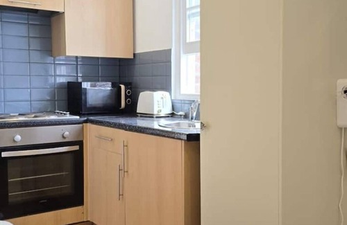 Camden Town with Primrose Hill Apartment | Studio Flat 4 in Camden Parkway