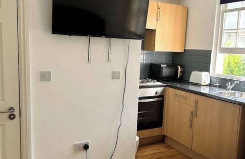 Camden Town with Primrose Hill Apartment | Studio Flat 4 in Camden Parkway