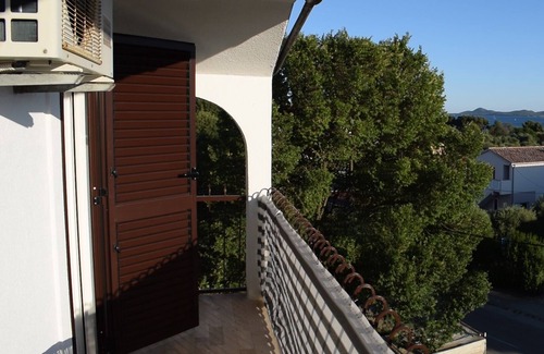 Sveti Filip i Jakov Apartment | Seaside Studio Flat with Balcony and View in Sveti Filip i Jakov