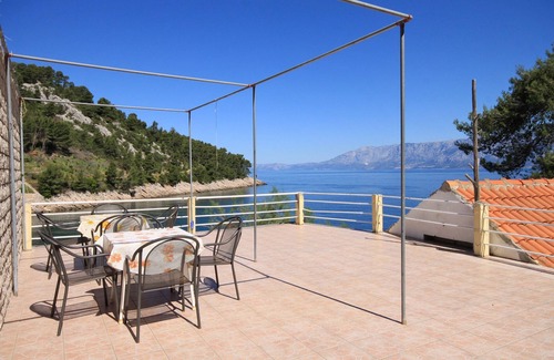 Bogomolje Apartment | Beachside Studio Flat with Ocean View in Hvar - 10/10 Rating