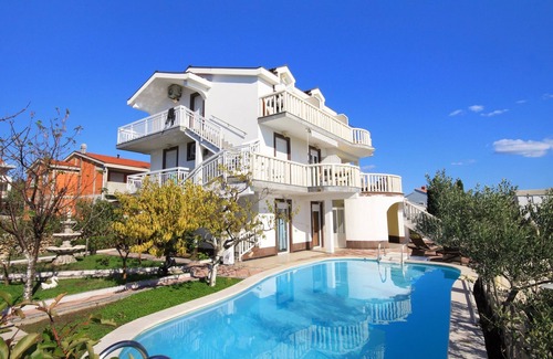 Rogoznica Apartment | Beachside Studio Flat with Ocean View in Rogoznica