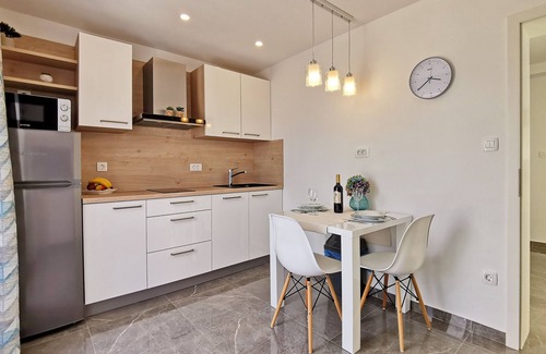 Silo Apartment | Beachside Studio Flat in Šilo, Krk - Rated 10/10!