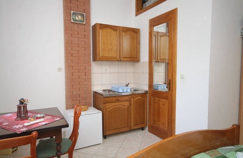 Zaklopatica Apartment | Cozy Studio Flat by the Beach in Zaklopatica, Lastovo