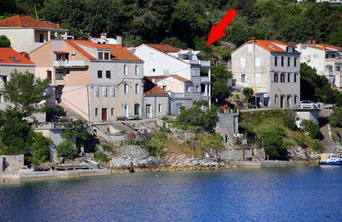 Racisce Apartment | Cozy Studio Flat Steps from Račišće Beach, Korčula