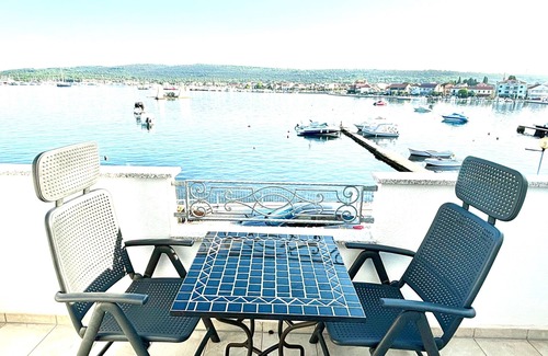Sukosan Apartment | Beachside Studio Flat in Sukošan, Zadar with Ocean View