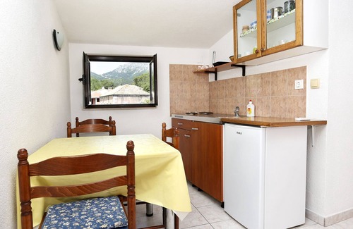 Trstenik Apartment | Beachside Studio Flat with Ocean View in Trstenik