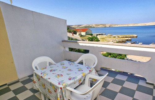 Kustici Apartment | Highly Rated Studio Flat Steps from Kustići Beach