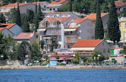 Selce Apartment | Perfect Studio Flat with Ocean View Near Selce Beach