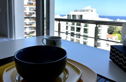 Kyrenia Apartment | Studio Flat w Sea View 10 min to Beach in Kyrenia