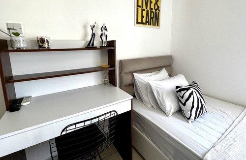 Kyrenia Apartment | Studio Flat w Sea View 10 min to Beach in Kyrenia