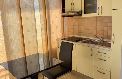 Povljana Apartment | Cozy Studio Flat with Ocean View in Povljana, Pag