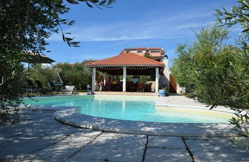 Povljana Apartment | Cozy Studio Flat with Ocean View in Povljana, Pag