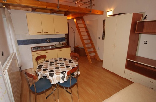 Manjadvorci Apartment | Comfortable Studio Flat with Kitchen in Manjadvorci