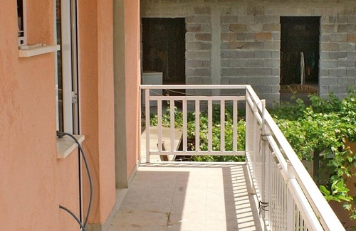 Zuljana Apartment | Pet-Friendly Studio Flat with Balcony in Žuljana