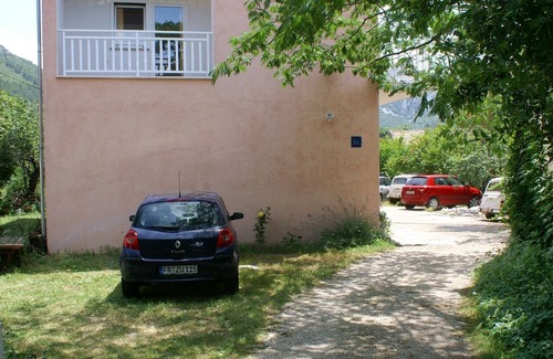 Zuljana Apartment | Pet-Friendly Studio Flat with Balcony in Žuljana