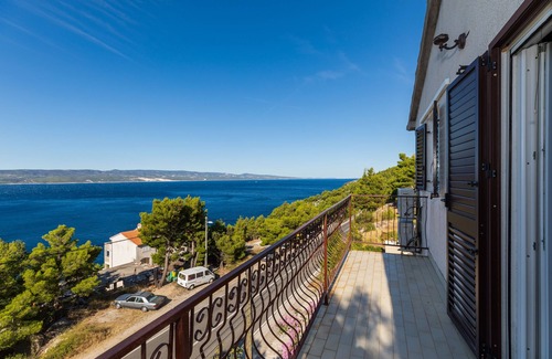 Marusici Apartment | Seaside Studio Flat with Balcony in Marušići, Omiš