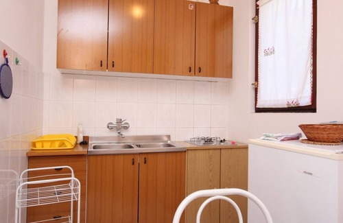 Cove Murtar Apartment | Cozy Studio Flat with Ocean View near Mali Lošinj Beach