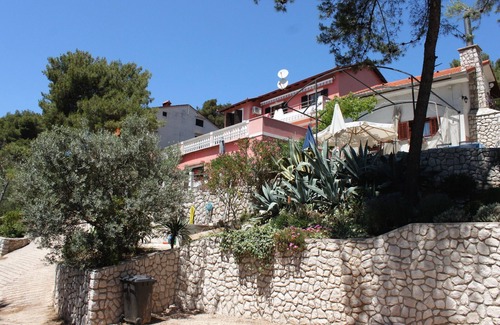 Cove Murtar Apartment | Cozy Studio Flat with Ocean View near Mali Lošinj Beach