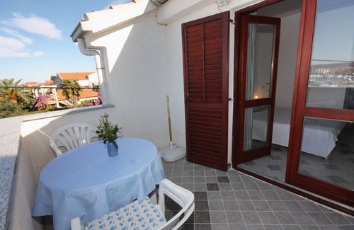 Bibinje Apartment | Oceanfront Studio Flat with Terrace & Sea View in Bibinje