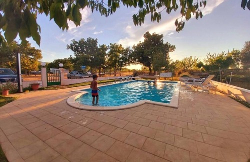 Gradina Apartment | Cozy Studio Flat with Terrace in Lozovac, Krka