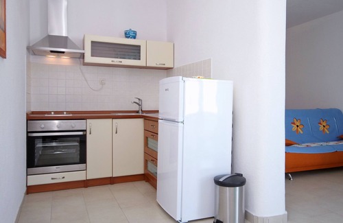 Lumbarda Apartment | Charming Studio Flat with Terrace in Lumbarda, Korčula