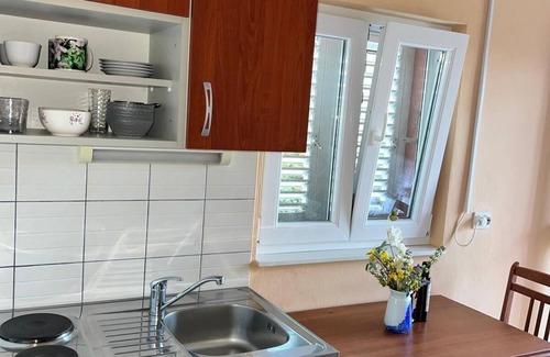 Veli Rat Apartment | Cozy Studio Flat with Terrace and Ocean View in Veli Rat