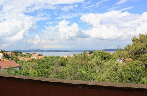 Zdrelac Apartment | Seaside Studio Flat with Terrace and 10/10 Guest Rating