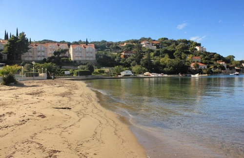 Kolocep Island Apartment | Charming Studio Flat with Terrace and Ocean View in Koločep