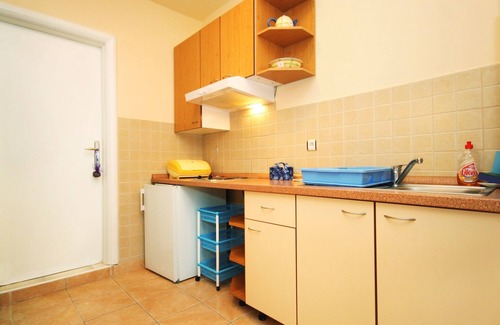 Novalja Apartment | Elegant Studio Flat with Terrace and Ocean View in Novalja