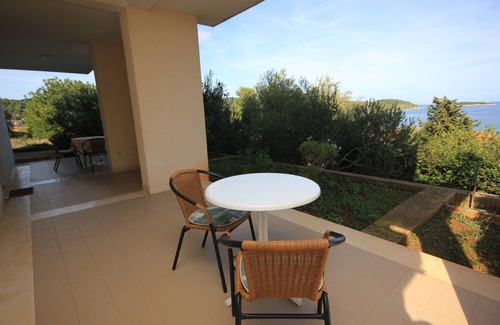 Vis Apartment | Oceanfront Studio Flat with Terrace & Scenic Sea Views