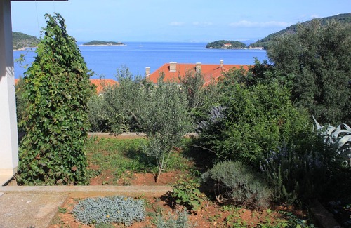 Vis Apartment | Oceanfront Studio Flat with Terrace & Scenic Sea Views