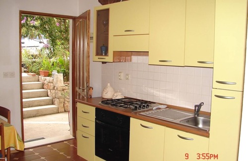Island Hvar Apartment | Oceanfront Studio Flat with Terrace in Jelsa, Hvar
