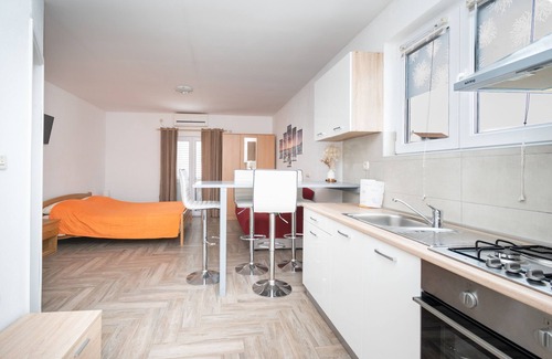 Tkon Apartment | Cozy Studio Flat with Terrace & Ocean View in Tkon