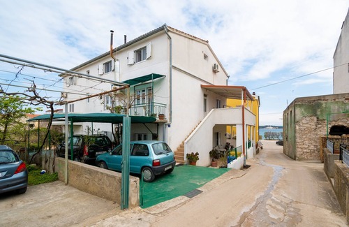 Tkon Apartment | Cozy Studio Flat with Terrace & Ocean View in Tkon