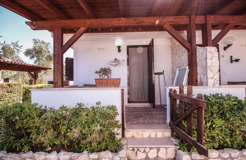 Montincello Apartment | Cozy Studio for Two, Steps from the Sea with Pool Access