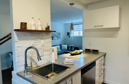 Beaupre Apartment | Cozy Studio for Rent - Guest Rated 9.4 with Pool & Kitchen