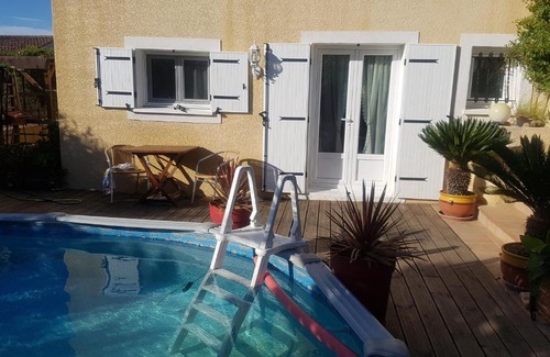 Montagnac Apartment | Pet-Friendly Studio with Pool & Family Amenities Await