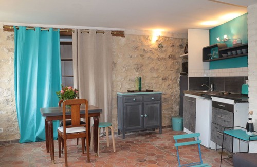 Conflans-Sainte-Honorine House | Convenient Studio with Pool, Spa & Breakfast Included