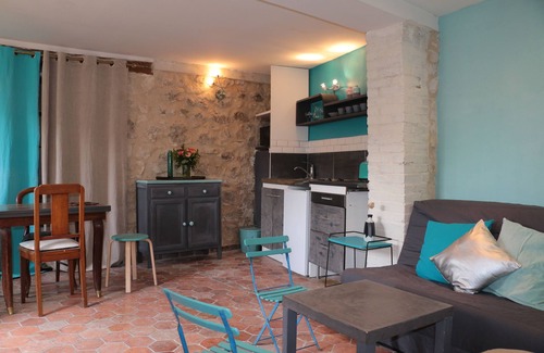 Conflans-Sainte-Honorine House | Convenient Studio with Pool, Spa & Breakfast Included