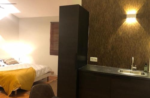 Frossay Apartment | Stylish Studio with 8.9/10 Review Score Awaits You