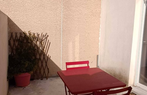 Saint-Christol-Les-Ales Apartment | Cozy Suite with Kitchen and Patio - Pet Friendly Retreat