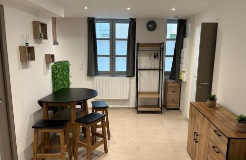 Saint-Donat-sur-l'Herbasse Apartment | Studio chez Mumu