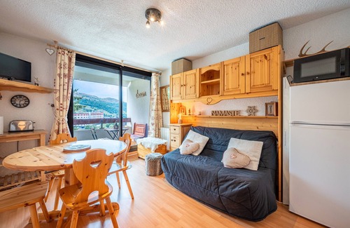 Montgellafrey Apartment | Studio for 4 people, Saint-François Longchamp 1650 – at the foot of the slopes, resort center.
