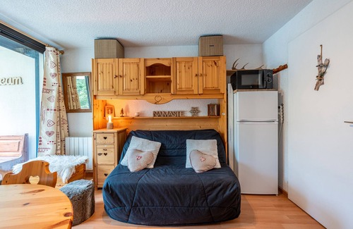 Montgellafrey Apartment | Studio for 4 people, Saint-François Longchamp 1650 – at the foot of the slopes, resort center.