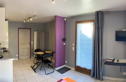 Saint-Jean-de-Maurienne Apartment | Comfortable Studio for 2-3 Guests with Breakfast & Kitchen