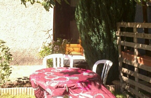 Saint-Jean-de-Maurienne Apartment | Comfortable Studio for 2-3 Guests with Breakfast & Kitchen