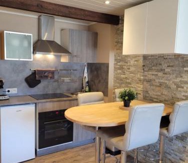 Saint-Pierre-dels-Forcats Apartment | Studio cabine face au Cambre d'aze