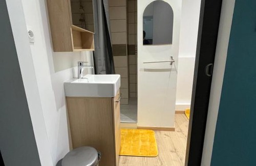 Talant Apartment | Pet-Friendly Studio with High Ratings and Family Comfort