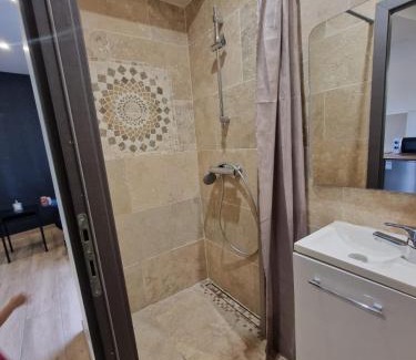 Villeneuve-les-Maguelone Apartment | Cozy Studio by the Sea with Garden Near Montpellier