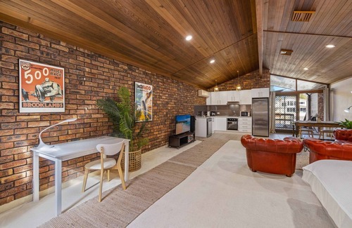 Port Macquarie Cottage | Pet-Friendly Studio Fran with Ocean Views in Port Macquarie